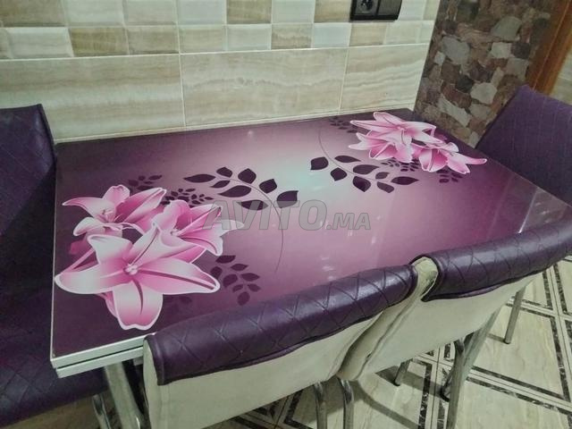 طاولة طعام