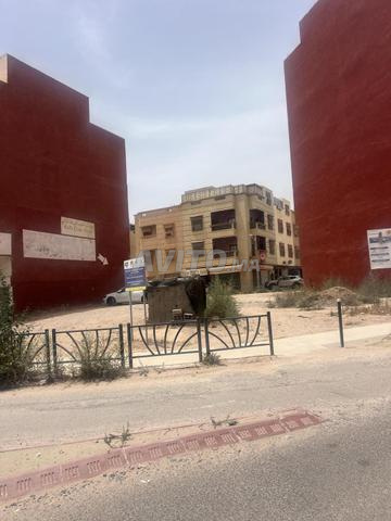 أرض R4 تلالا أمام الحديقة الكبيرة بواجهتين - 2