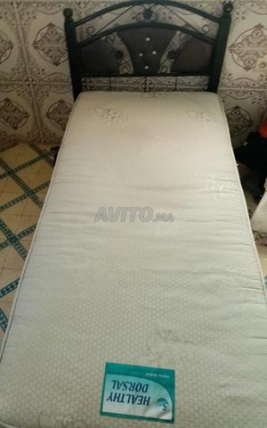 Lit simple avec matelas - 2