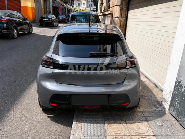 Peugeot 208 - 2