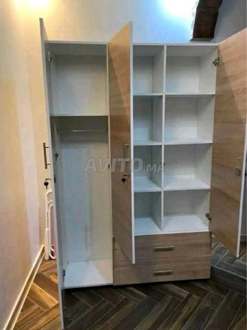 Armoire à trois portes - 2