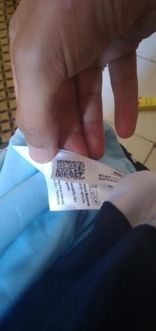 Ensemble Lacoste taille 4 - 2