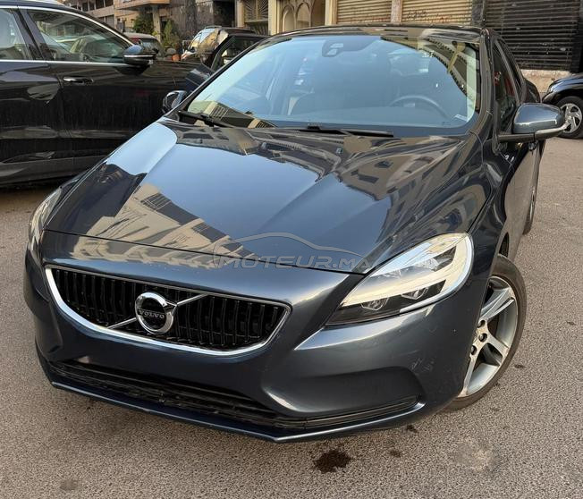 Volvo V40 Diesel Automatique 2018 à Casablanca