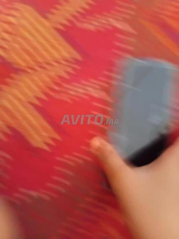 من يريد هاتف سامسونج أو شيء جميل