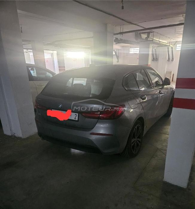BMW série 1 grise excellente état 