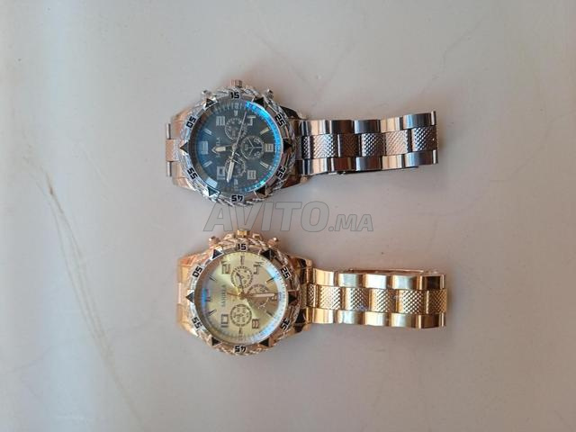 Montres dorées et argentées