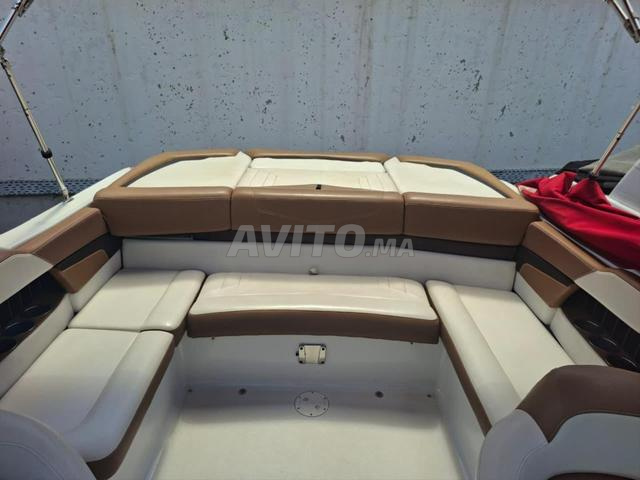 Bateau Four Winns H230