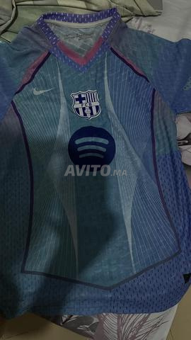 2 tenues Barça à vendre 100dhs - 2