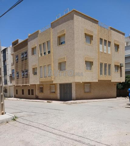 Maison indépendante de 3 étages et 3 façades. 170 millions - 2