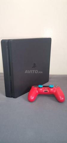 PS4 slim flashée 11.00 2 manettes - 2
