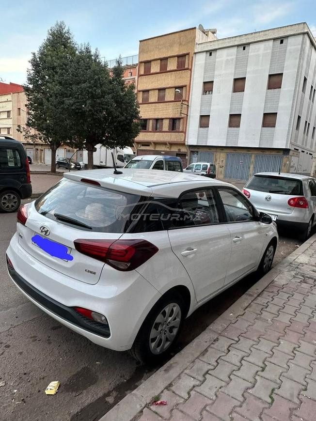 Hyundaii20