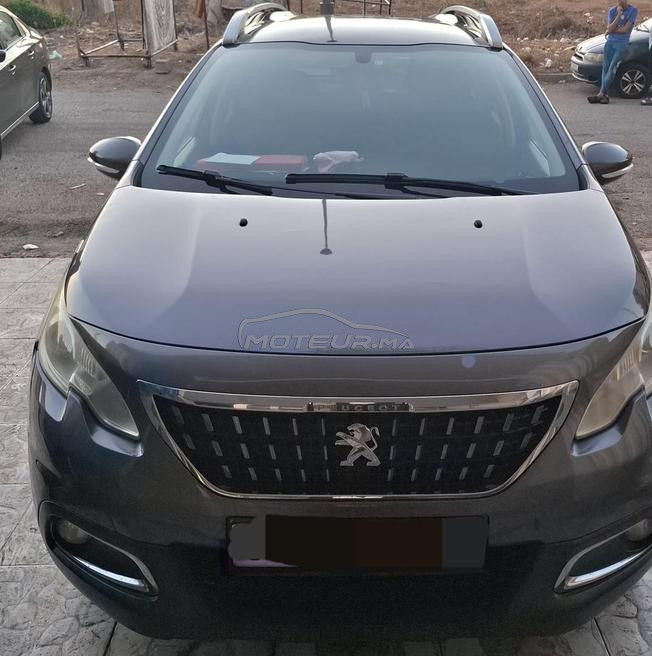 سيارة للبيع peugeot 2008