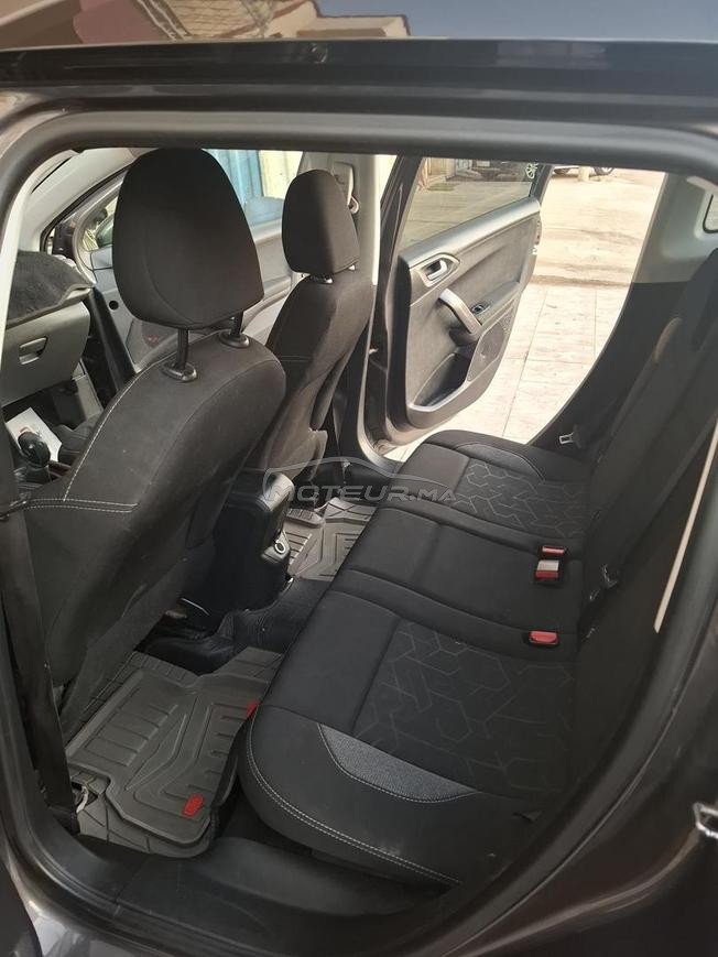 سيارة للبيع peugeot 2008
