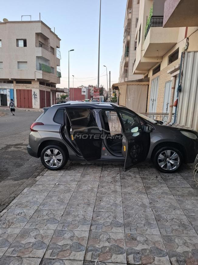 سيارة للبيع peugeot 2008