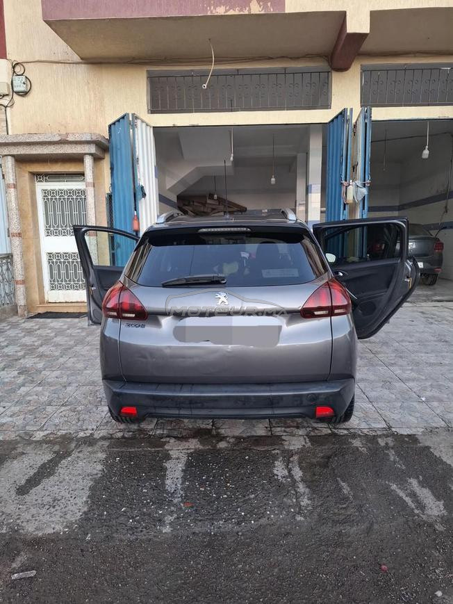 سيارة للبيع peugeot 2008