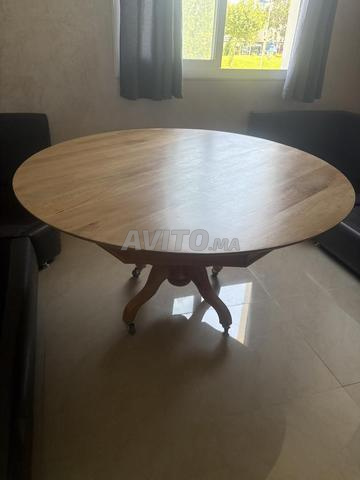 طاولة طعام