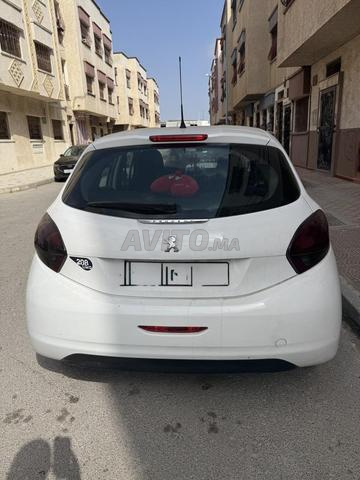 Peugeot 208 Diesel Manuelle 2016 à El Jadida - 2