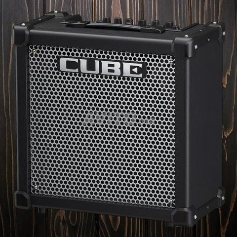 مضخم صوت Roland Cube GX40 بحالة جيدة
