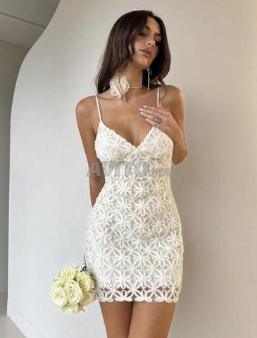 Robe mini blanche à texture florale - 2