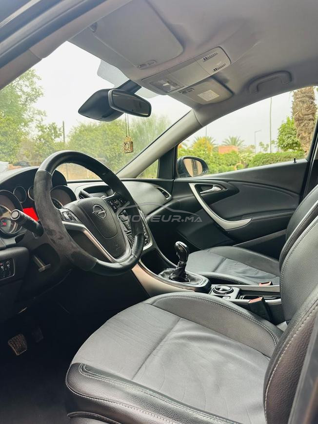 Opel Astra 2012 vraiment neuf