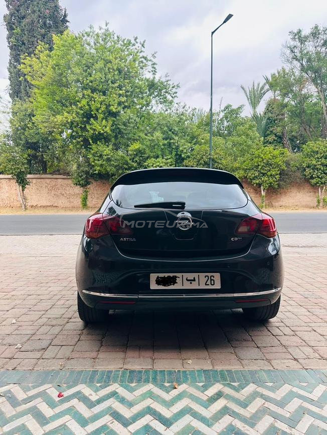 Opel Astra 2012 vraiment neuf