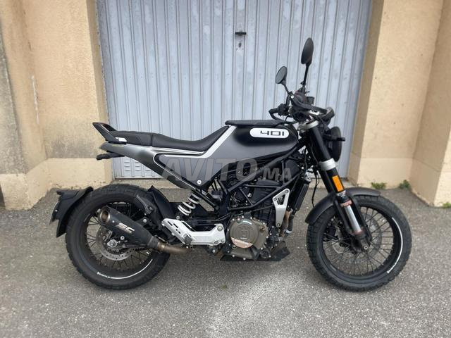 Husqvarna Svartpilen 401 KTM Duke 390 - 2