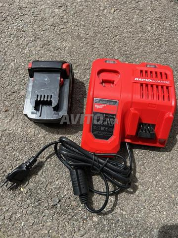 Chargeur et batterie Milwaukee