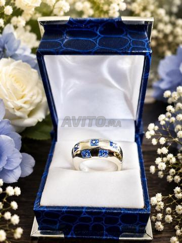 Bague en or blanc 18 carats sertie de saphirs naturels - 2
