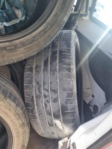 Pneu 245/45R19 - 2