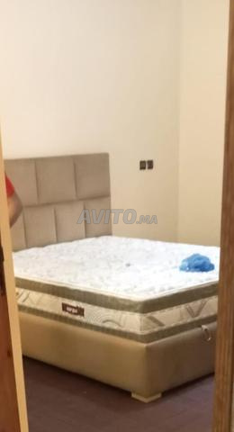 سرير مع تخزين، 2 كومودينو، مرتبة