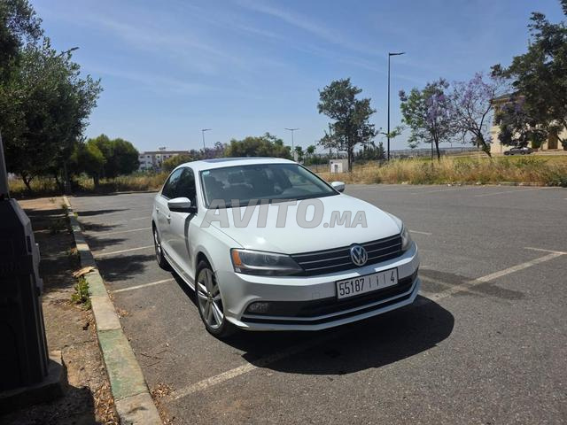 Voiture Jetta modèle 2018, voiture quasi neuve