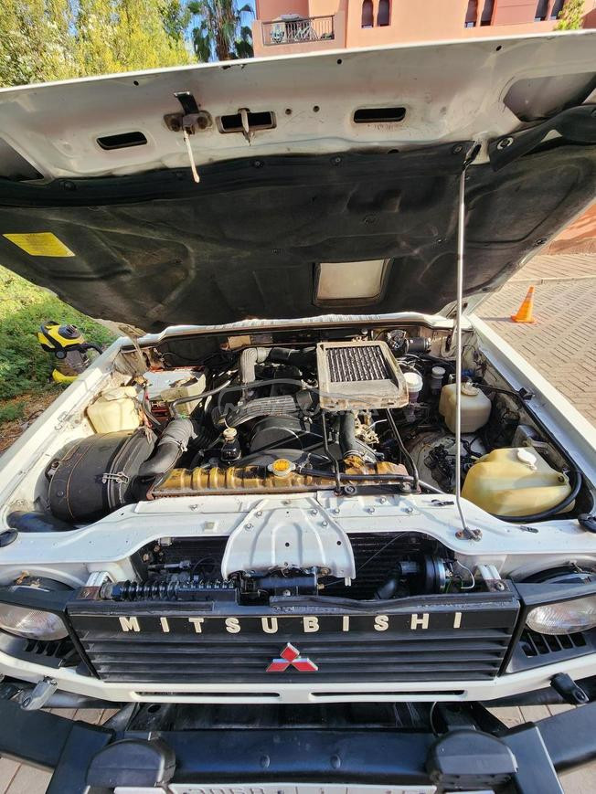 Superbe Mitsubishi Pajero 1986 pour connaisseurs