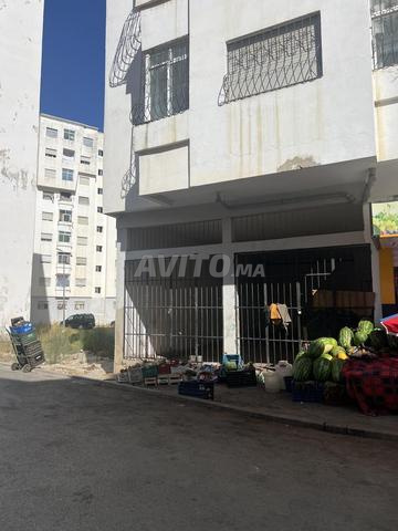 Local à vendre à côté du stade - 2
