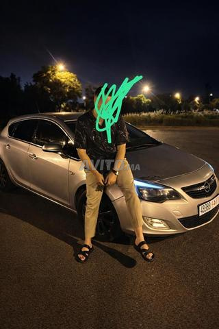Opel Astra Diesel Manuelle 2011 à Tanger