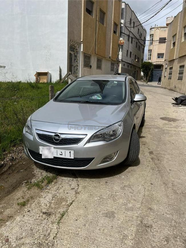 Opel Astra Diesel Manuelle 2011 à Tanger