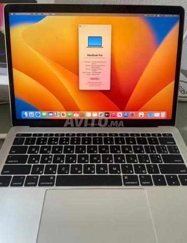 ماك بوك برو 13 بوصة (2017، منفذان Thunderbolt 3)