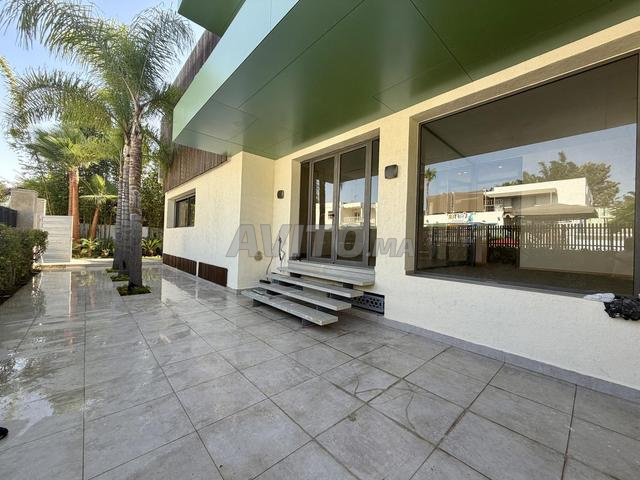 Villa 700 m² usage bureau à louer Souissi-Rabat