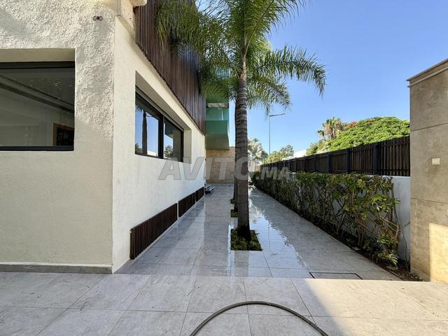 Villa 700 m² usage bureau à louer Souissi-Rabat
