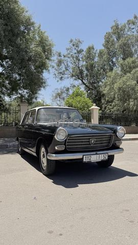 Voiture très propre et avec un nouveau moteur 504