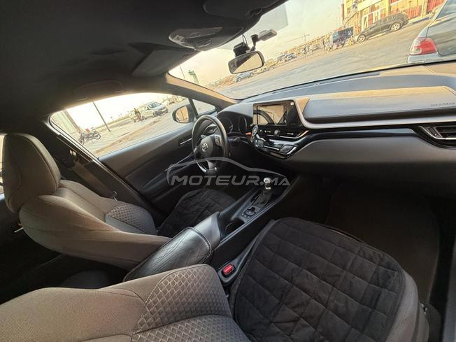 Toyota C-HR hybride 2023 en excellent état,