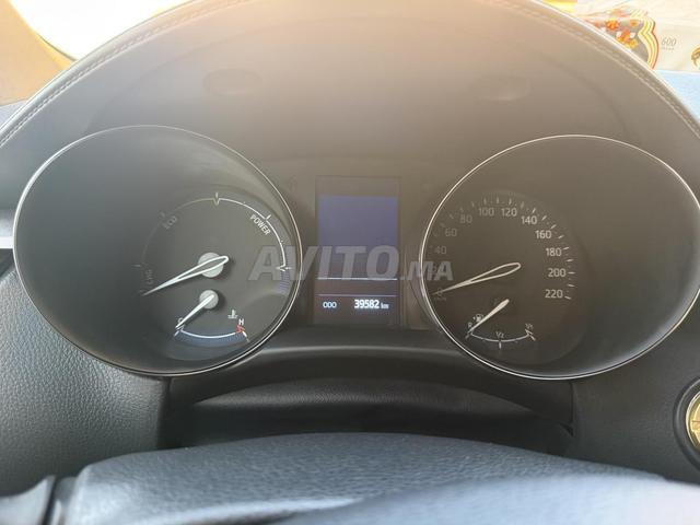 Toyota C-HR hybride 2023 en excellent état