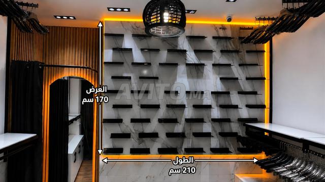 زينة متكاملة لمحل تجاري لبيع الملابس والأحذية