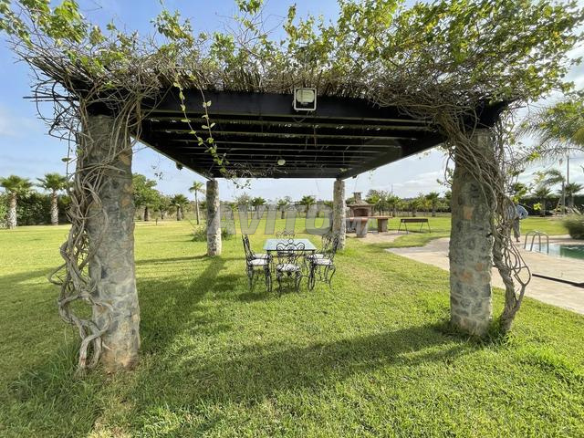 Ferme villa avec piscine en location