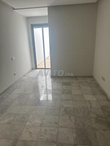 استوديو راقي، للإيجار مع تراس