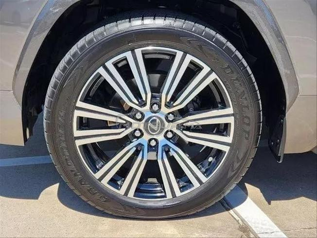 Used Lexus 600 2023 Automatique Ready to ship 