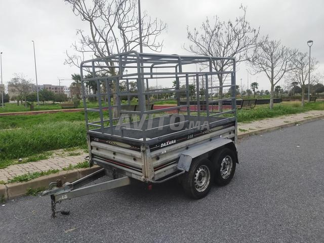 مقطورة مزدوجة المحاور مع غطاء