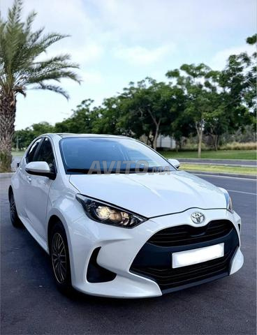 TOYOTA YARIS 2022 ESSENCE TOUTES OPTIONS
