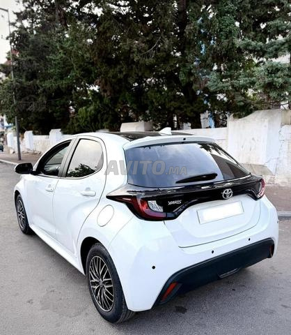 TOYOTA YARIS 2022 ESSENCE TOUTES OPTIONS