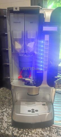Machine à café LAVAZZA - 2