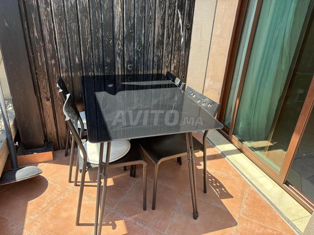 Table à manger plateau en verre à vendre - 2